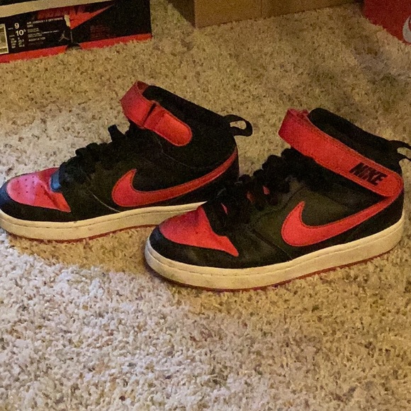 Used Nike red and black dunk highs size youth 4.5 - Picture 4 of 7